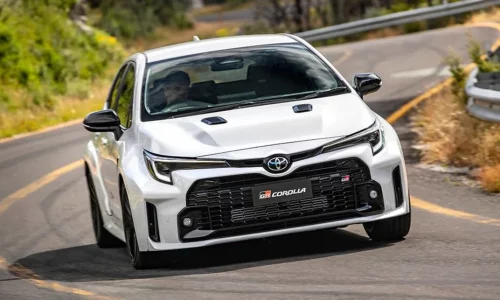 2023-Toyota-GR-Corolla-Hothatch-White-1001x565-(1)